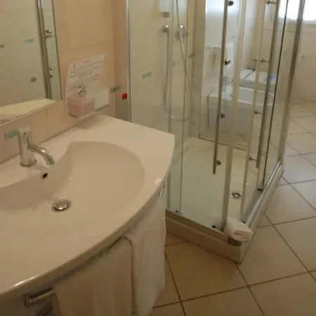Seaview Delight 2 Bedroom In Apartment