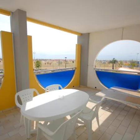 Seaview Delight 2 Bedroom In Apartment